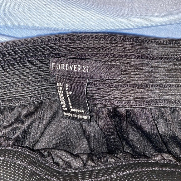 Skirt - Picture 3 of 3